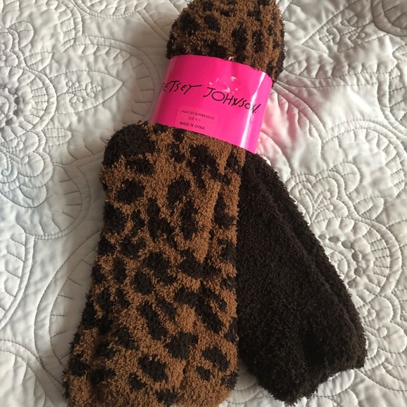 Betsey Johnson Socks Set (2) 🎅🏻Stocking Stuffers - Picture 5 of 8